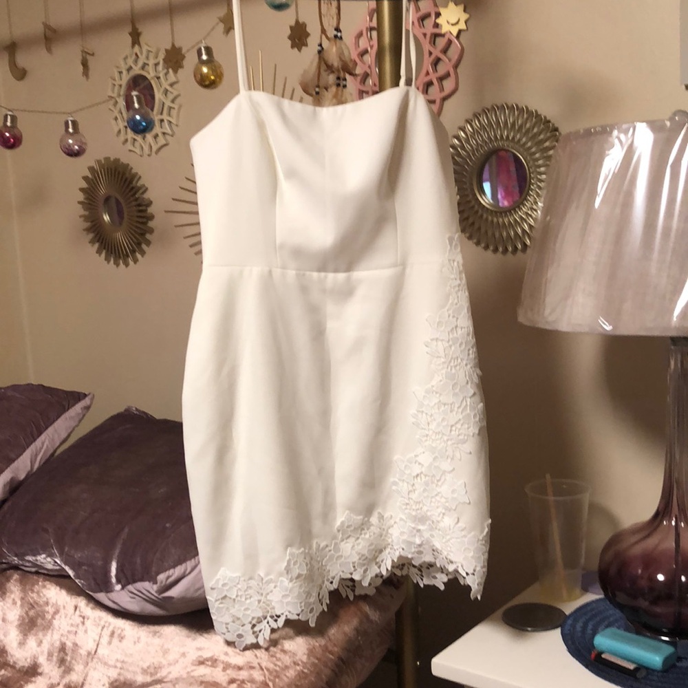 NWT BCBG max Azaria cream, mini dress with white lace appliqué